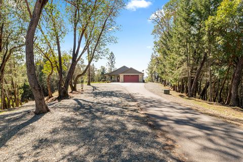 Tiny photo for 1095 Ingalls Lane, Grants Pass, OR 97527 (MLS # 220216879)