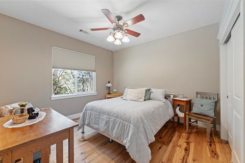 Tiny photo for 1095 Ingalls Lane, Grants Pass, OR 97527 (MLS # 220216879)