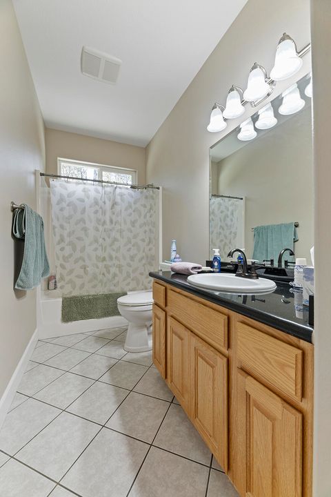 Tiny photo for 1095 Ingalls Lane, Grants Pass, OR 97527 (MLS # 220216879)