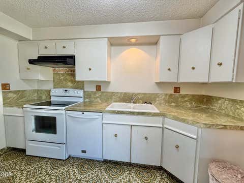 Tiny photo for 5119 Barry Avenue, Klamath Falls, OR 97603 (MLS # 220223485)