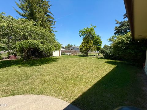 Tiny photo for 5119 Barry Avenue, Klamath Falls, OR 97603 (MLS # 220223485)