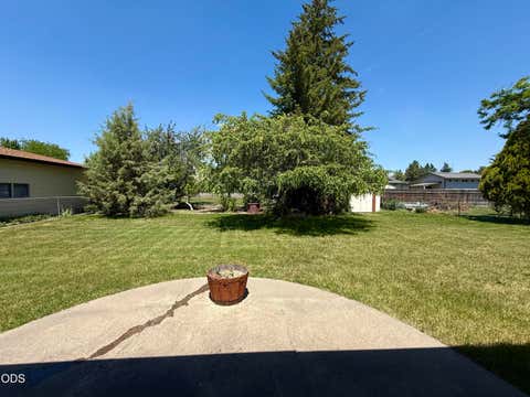 Tiny photo for 5119 Barry Avenue, Klamath Falls, OR 97603 (MLS # 220223485)