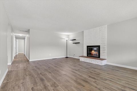 Tiny photo for 309 N Berkeley Way, Medford, OR 97504 (MLS # 220220204)