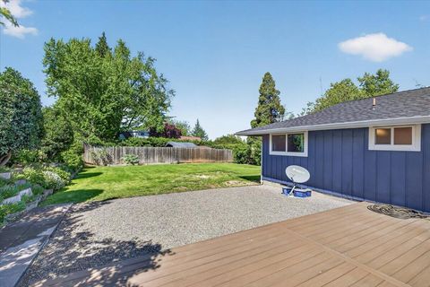 Tiny photo for 309 N Berkeley Way, Medford, OR 97504 (MLS # 220220204)