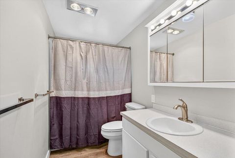 Tiny photo for 309 N Berkeley Way, Medford, OR 97504 (MLS # 220220204)