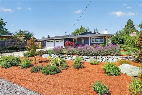 Photo of 309 N Berkeley Way, Medford, OR 97504 (MLS # 220220204)