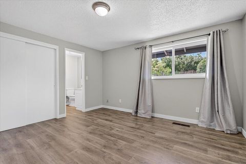 Tiny photo for 309 N Berkeley Way, Medford, OR 97504 (MLS # 220220204)