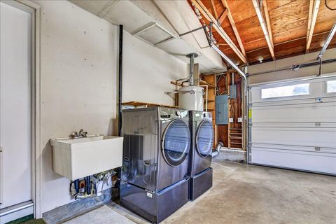 Tiny photo for 309 N Berkeley Way, Medford, OR 97504 (MLS # 220220204)