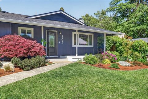 Tiny photo for 309 N Berkeley Way, Medford, OR 97504 (MLS # 220220204)