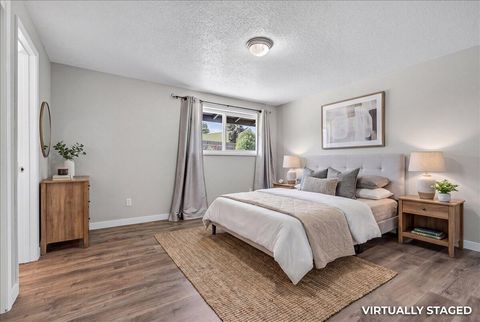 Tiny photo for 309 N Berkeley Way, Medford, OR 97504 (MLS # 220220204)