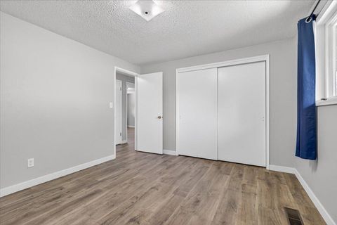 Tiny photo for 309 N Berkeley Way, Medford, OR 97504 (MLS # 220220204)