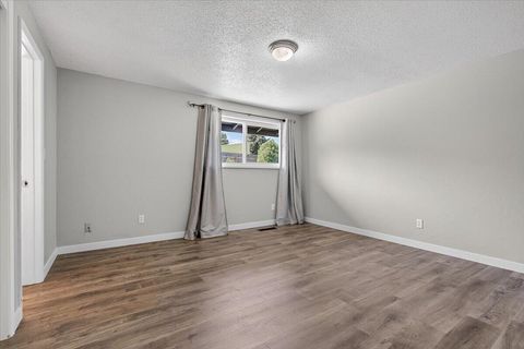 Tiny photo for 309 N Berkeley Way, Medford, OR 97504 (MLS # 220220204)