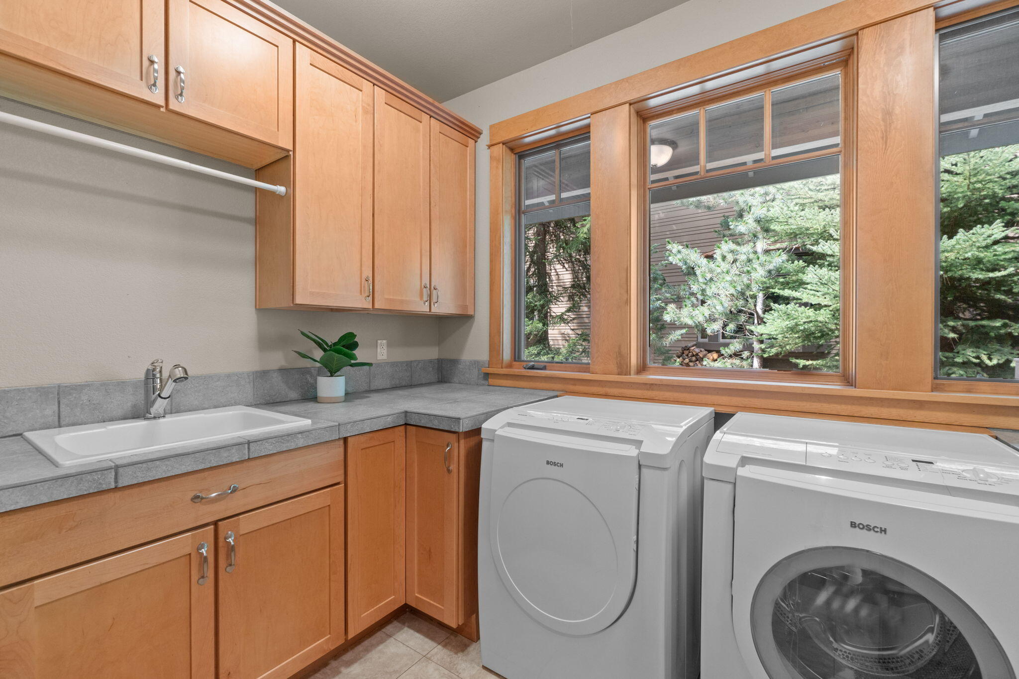 Broken Top - Residential