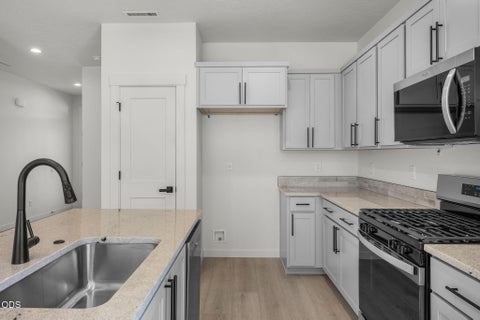 Tiny photo for 16651 Neil Lane #12, La Pine, OR 97739 (MLS # 220228236)