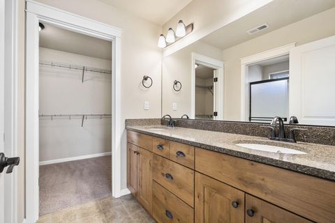 Tiny photo for 20745 NE Comet Lane, Bend, OR 97701 (MLS # 220212662)