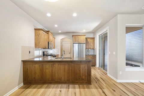 Tiny photo for 20745 NE Comet Lane, Bend, OR 97701 (MLS # 220212662)