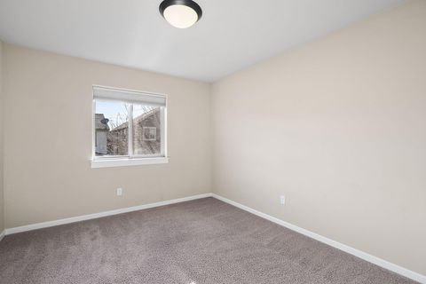 Tiny photo for 20745 NE Comet Lane, Bend, OR 97701 (MLS # 220212662)
