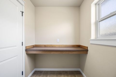 Tiny photo for 20745 NE Comet Lane, Bend, OR 97701 (MLS # 220212662)