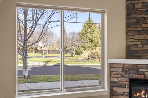 Tiny photo for 20745 NE Comet Lane, Bend, OR 97701 (MLS # 220212662)