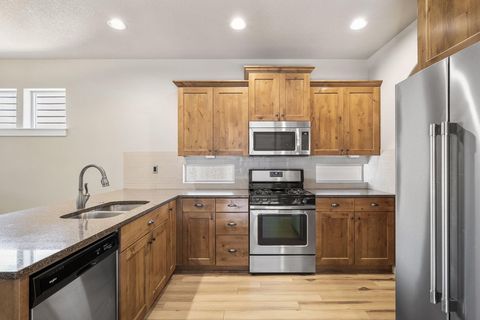 Tiny photo for 20745 NE Comet Lane, Bend, OR 97701 (MLS # 220212662)