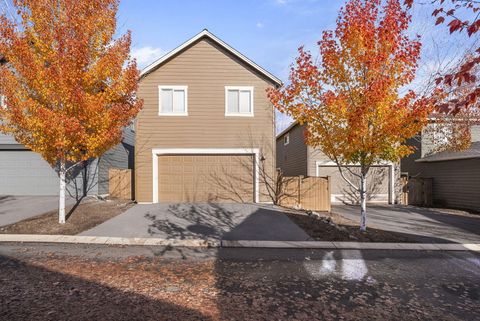 Tiny photo for 20745 NE Comet Lane, Bend, OR 97701 (MLS # 220212662)