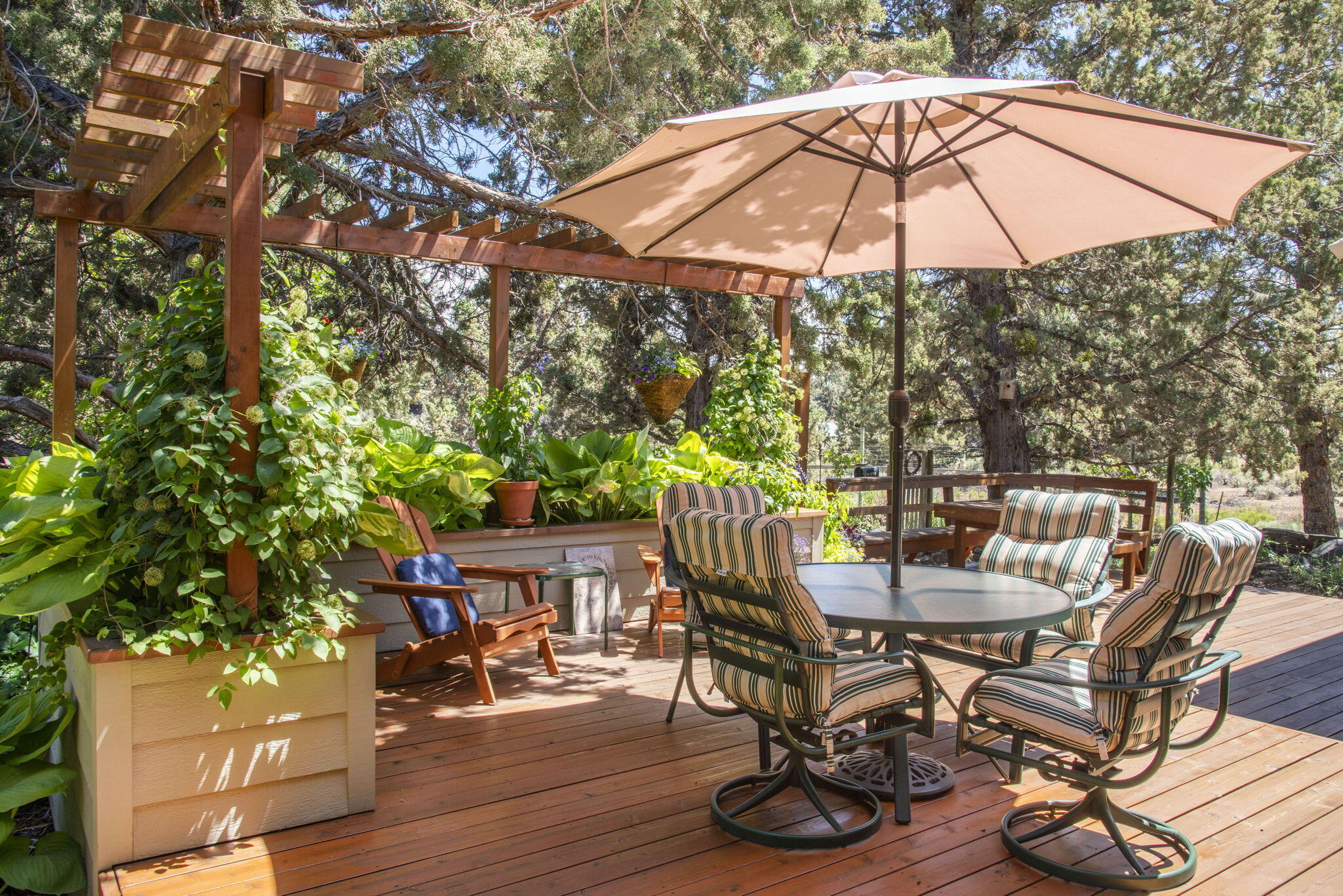 Los Serranos - Residential