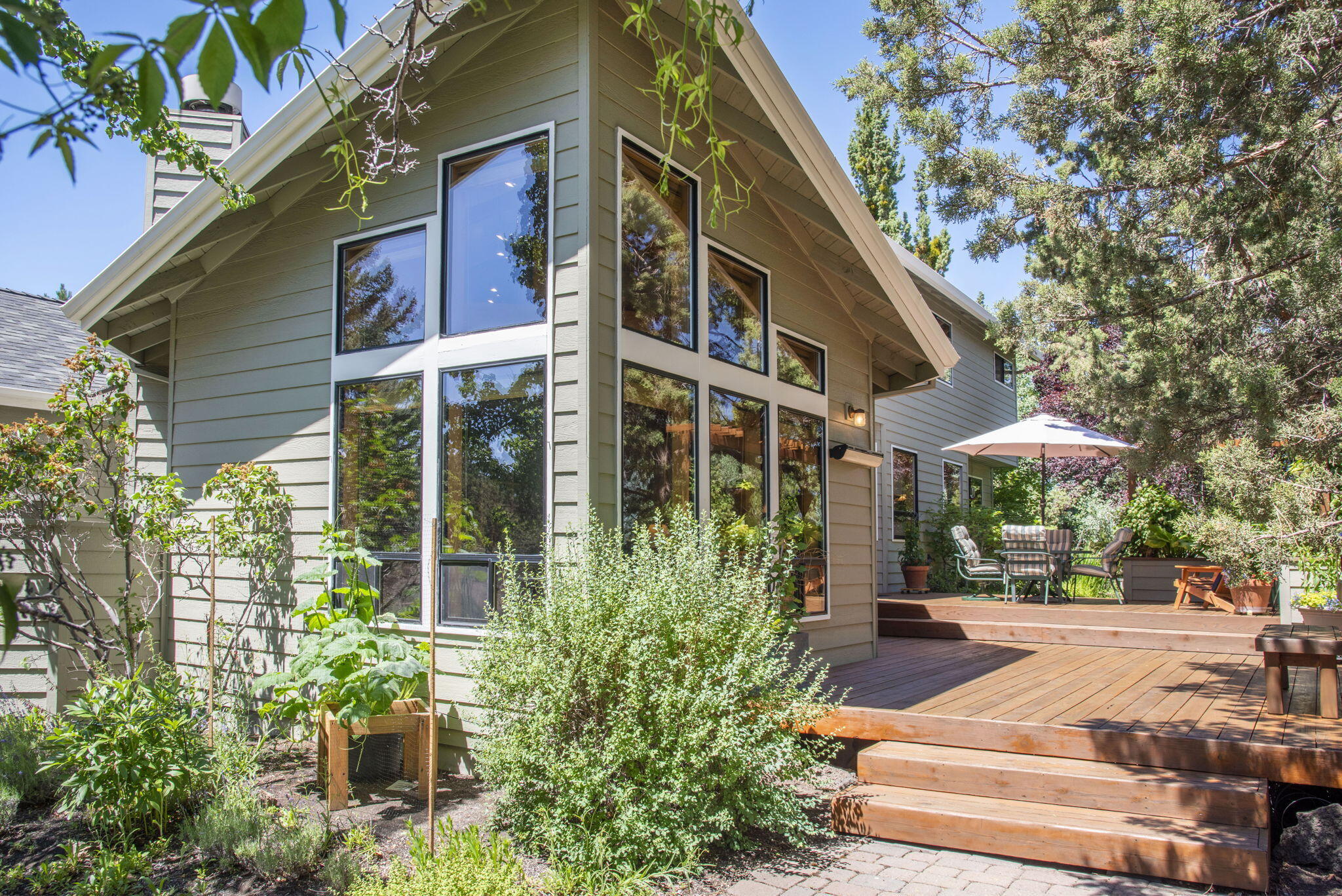 Los Serranos - Residential