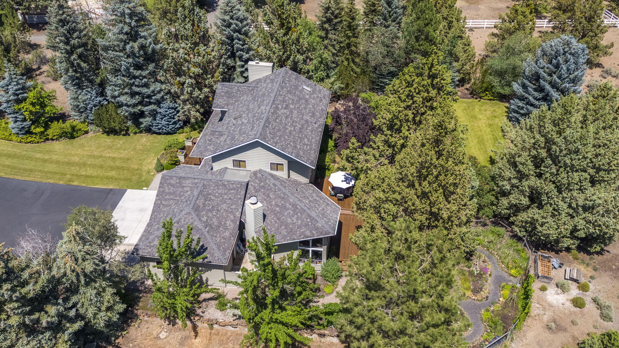 Los Serranos - Residential