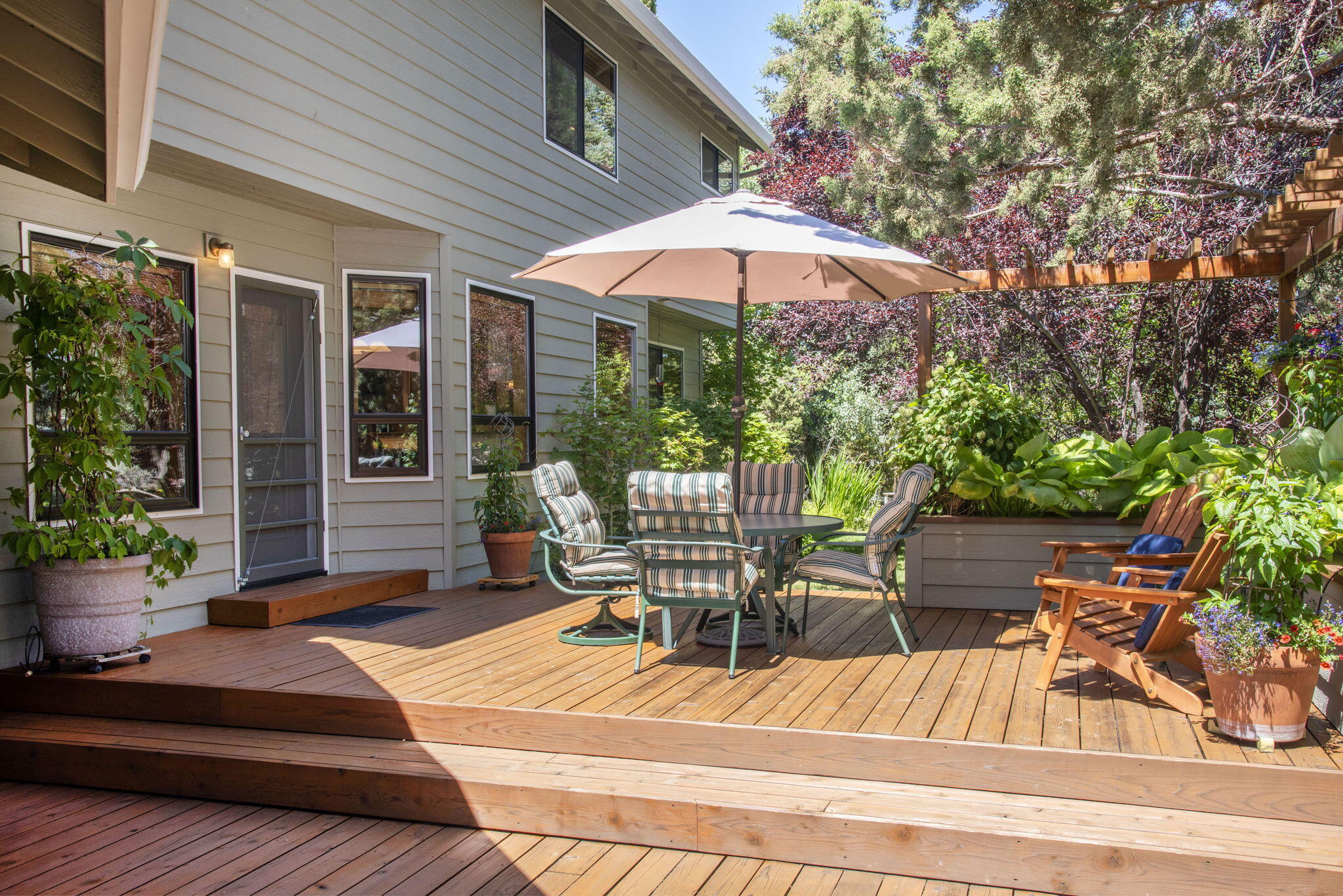 Los Serranos - Residential