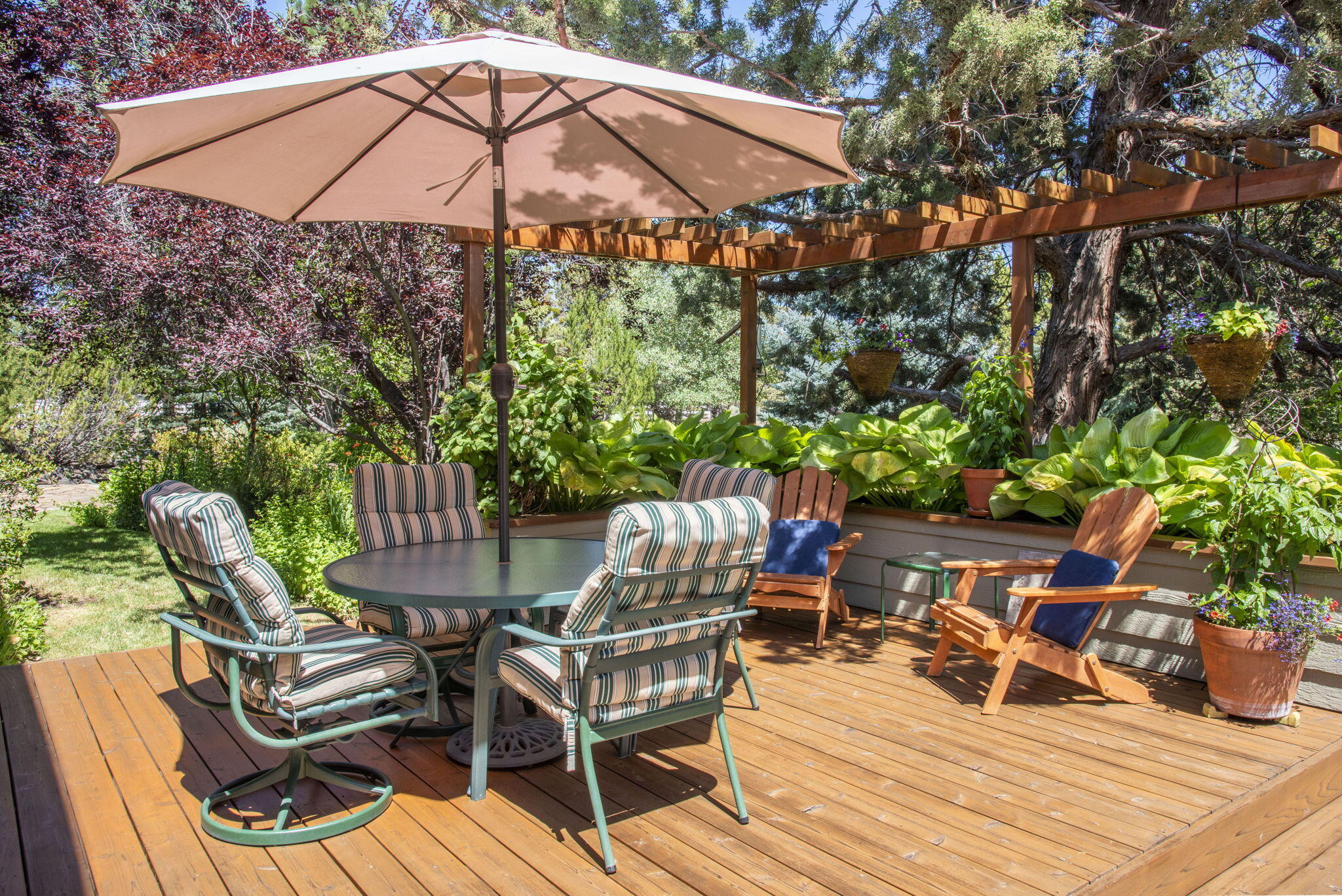 Los Serranos - Residential