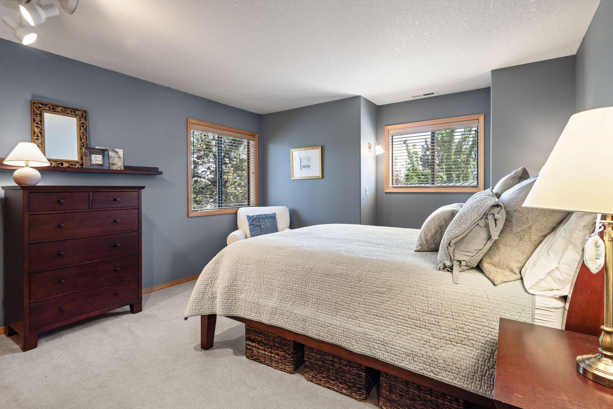 Los Serranos - Residential