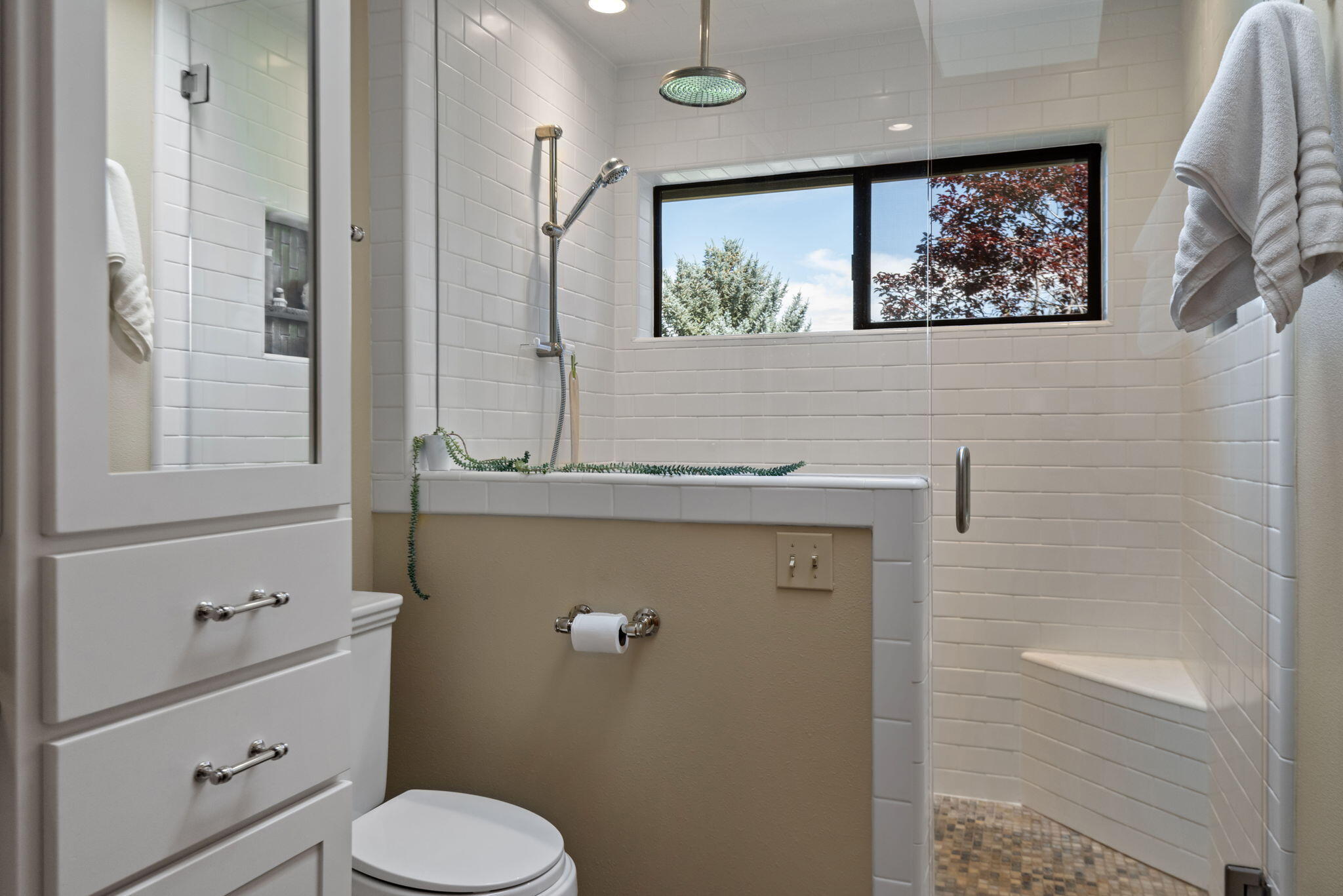 Los Serranos - Residential