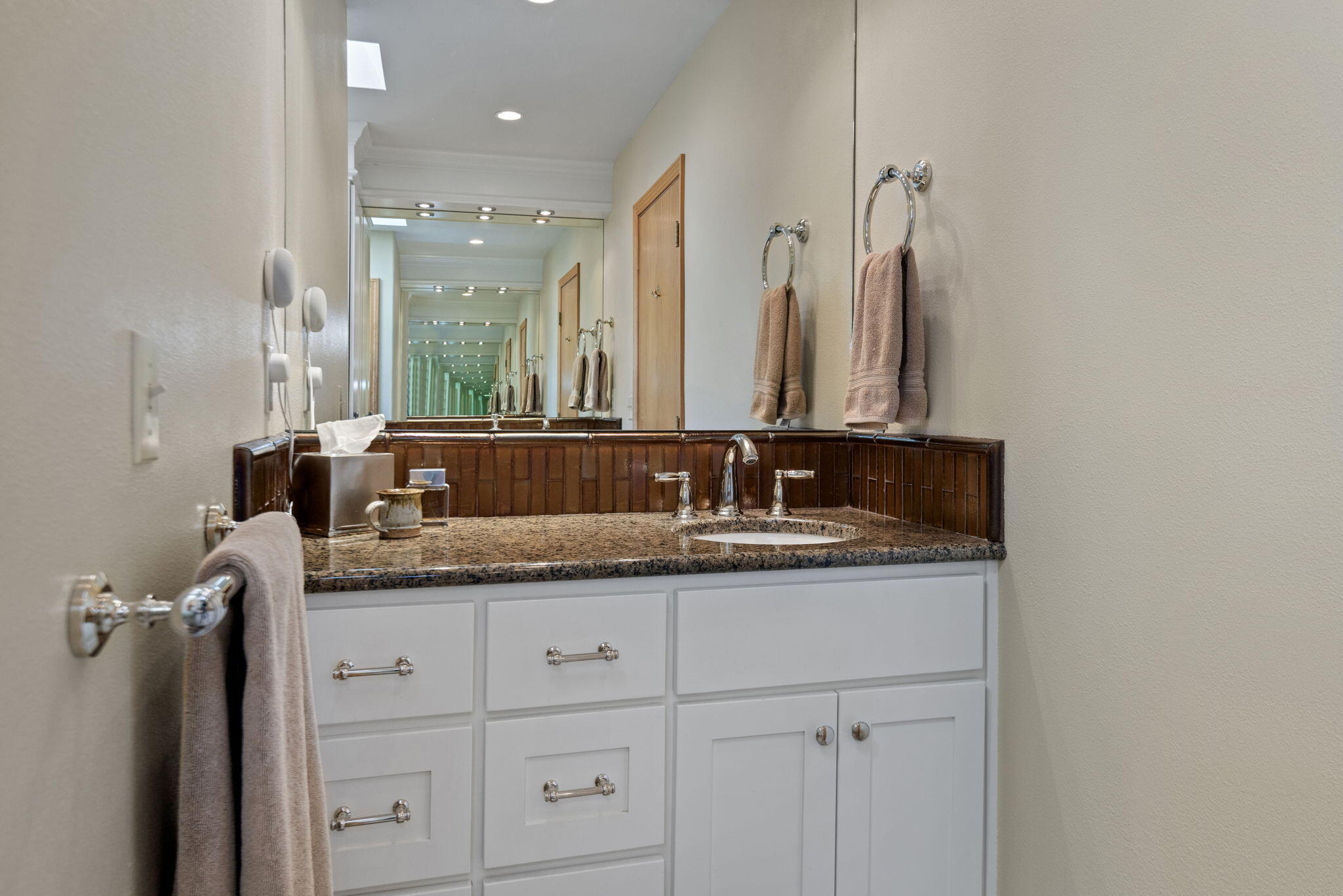 Los Serranos - Residential