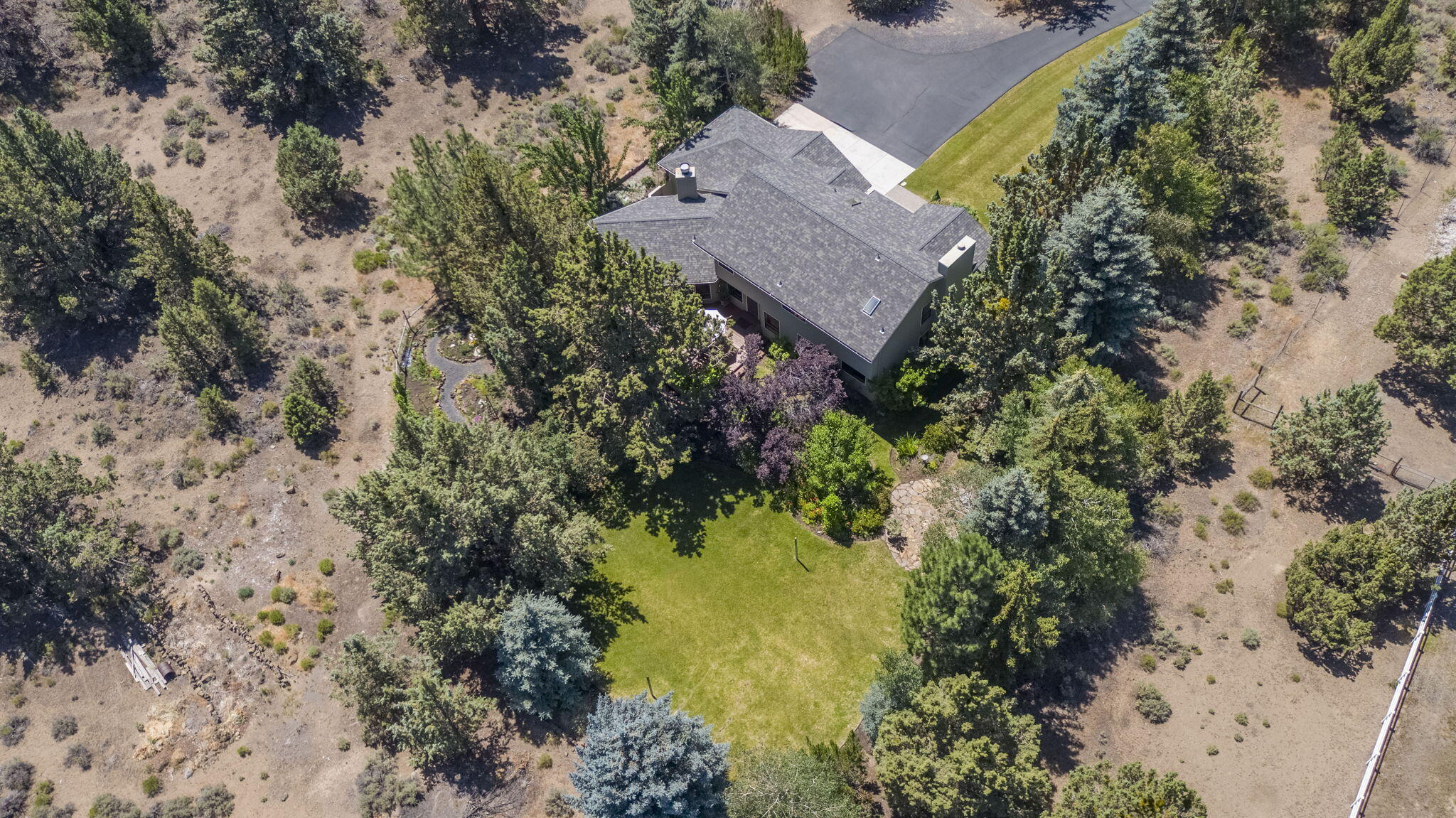 Los Serranos - Residential