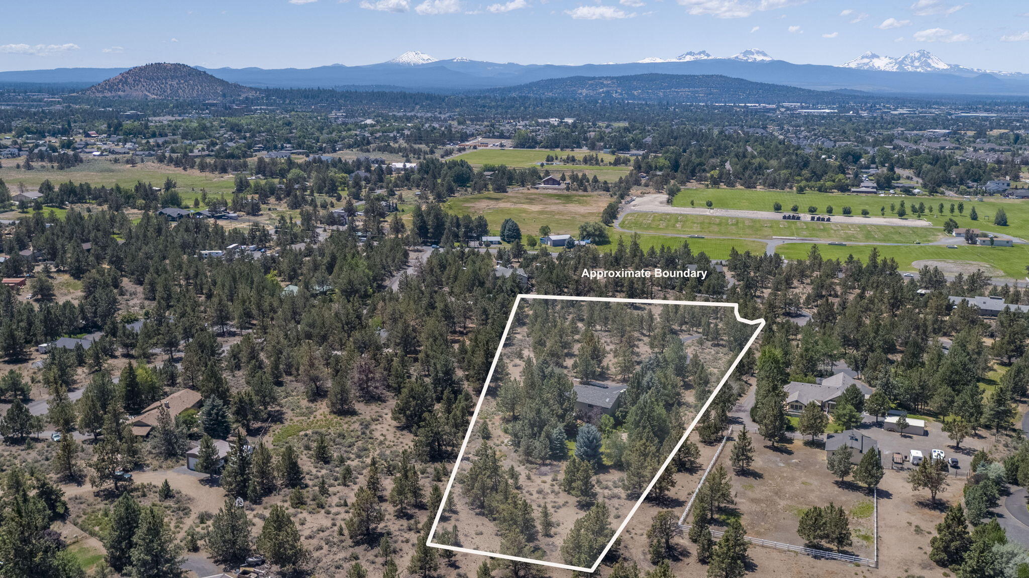 Los Serranos - Residential