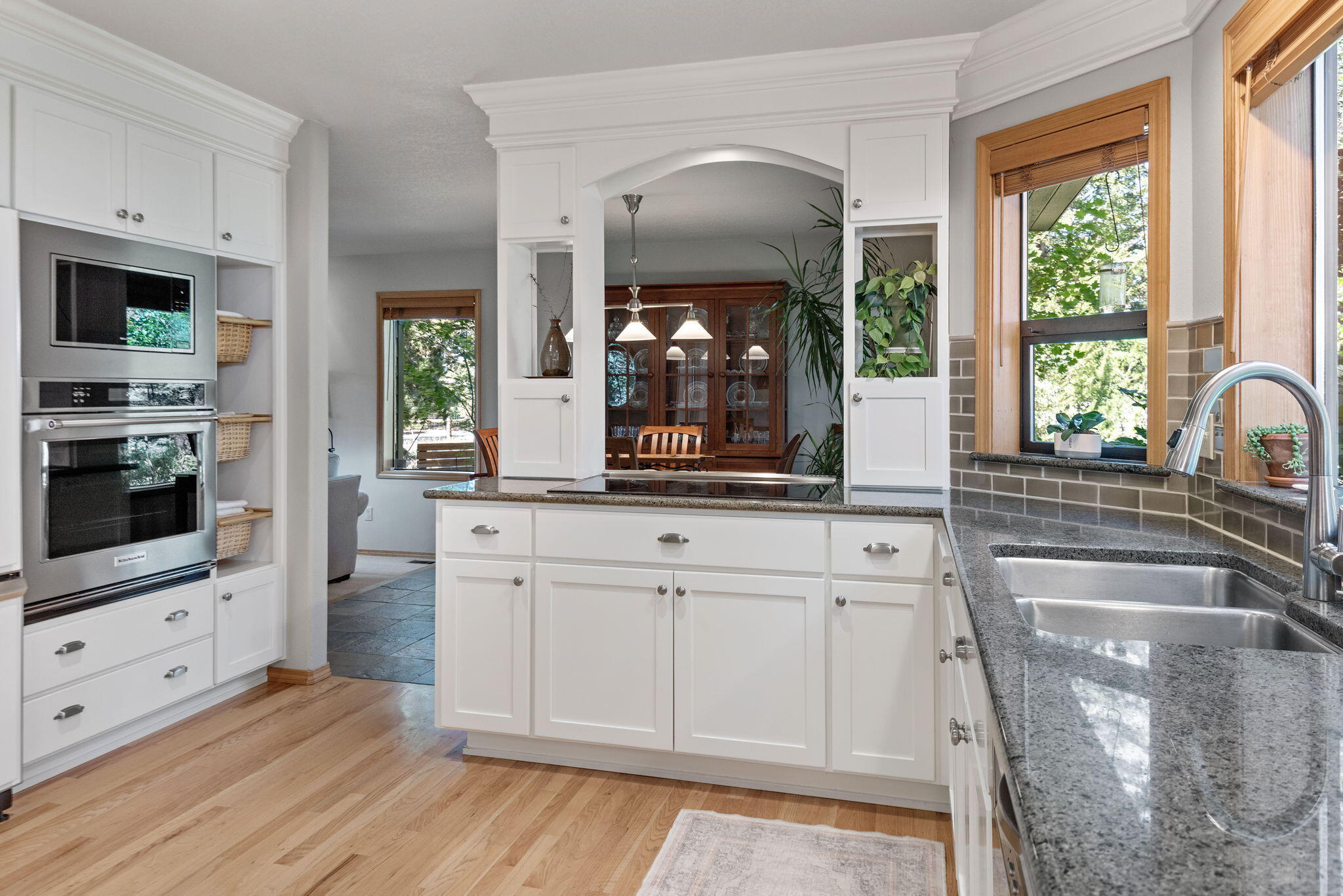 Los Serranos - Residential