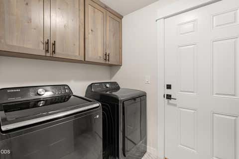 Tiny photo for 1383 Orchard Home Drive, Medford, OR 97501 (MLS # 220223949)