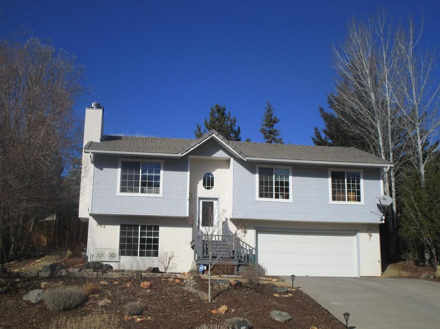 Nob Hill, Roosevelt School. Solid Soyland built home. Vaulted great room with open dining & living room with gas fireplace . White kitchen, with stainless appliances. Laundry room with sink & cabinets. Oversized garage (deep). Established landscaping & tree's. Private Fenced back yard, Hot tub on deck off master bedroom. Very easy maintenance yard, front and back. BRIGHT AND FULL OF LIGHT. Move in ready!!