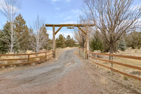 Tiny photo for 5871 SW Badger Road SW, Terrebonne, OR 97760 (MLS # 220215522)