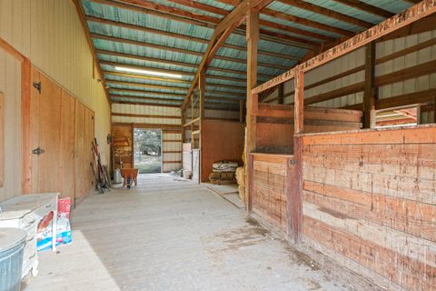 Tiny photo for 5871 SW Badger Road SW, Terrebonne, OR 97760 (MLS # 220215522)