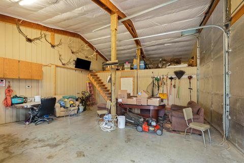 Tiny photo for 5871 SW Badger Road SW, Terrebonne, OR 97760 (MLS # 220215522)