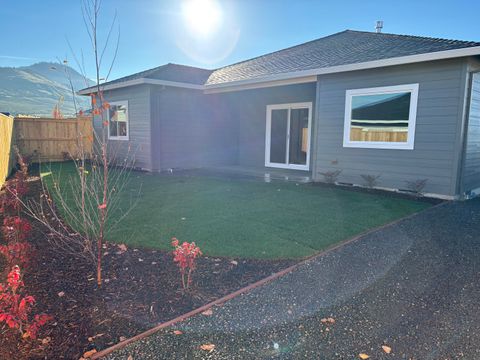 Tiny photo for 3731 Ford Drive, Medford, OR 97504 (MLS # 220211398)