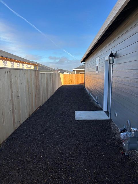 Tiny photo for 3731 Ford Drive, Medford, OR 97504 (MLS # 220211398)