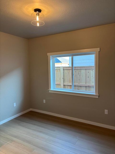 Tiny photo for 3731 Ford Drive, Medford, OR 97504 (MLS # 220211398)