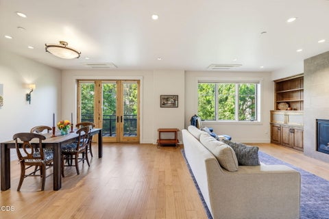 Tiny photo for 175 Lithia Way #200, Ashland, OR 97520 (MLS # 220226541)