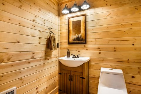 Tiny photo for 14232 Clearwater Lane, La Pine, OR 97739 (MLS # 220217374)