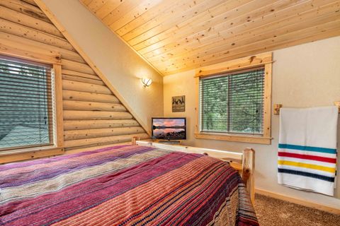 Tiny photo for 14232 Clearwater Lane, La Pine, OR 97739 (MLS # 220217374)