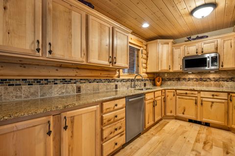 Tiny photo for 14232 Clearwater Lane, La Pine, OR 97739 (MLS # 220217374)