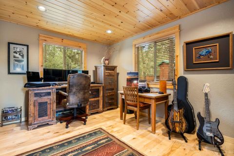 Tiny photo for 14232 Clearwater Lane, La Pine, OR 97739 (MLS # 220217374)