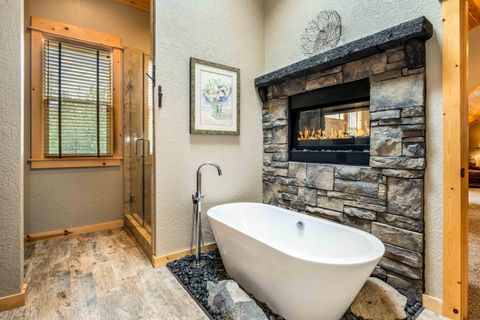 Tiny photo for 14232 Clearwater Lane, La Pine, OR 97739 (MLS # 220217374)